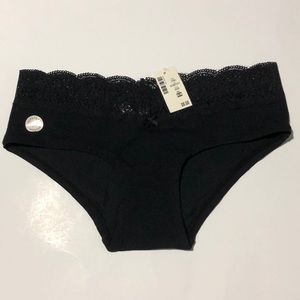 NWT Aero LaceTrimmed Panty